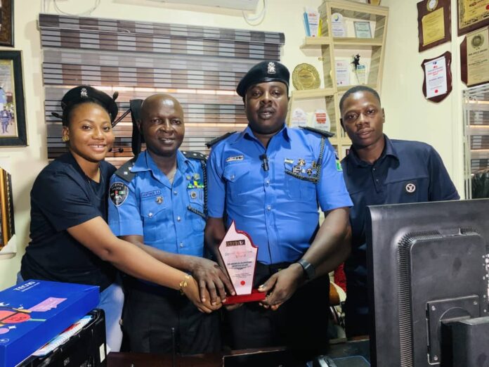 SP Aduroja Olurotimi Akinola DPO, Iba Police Station Bags Special Recognition Award