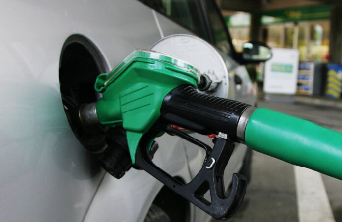FG Urges Marketers to Cut Petrol Prices as Global Crude Oil Falls