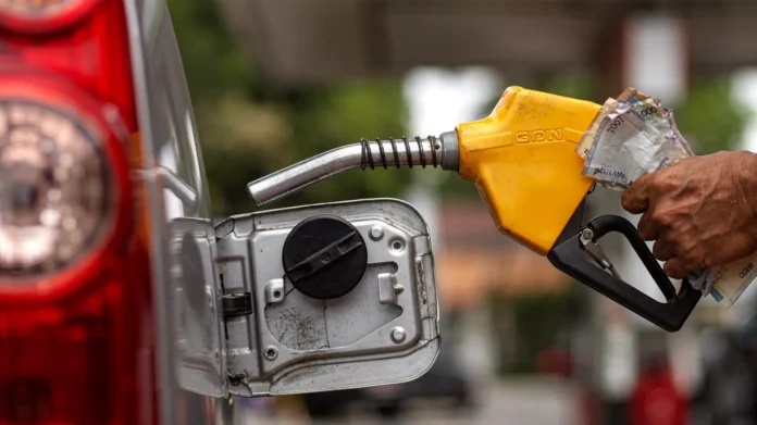 Oil Marketers Cut Petrol Price To N1,350/litre As Depot Rates Drop